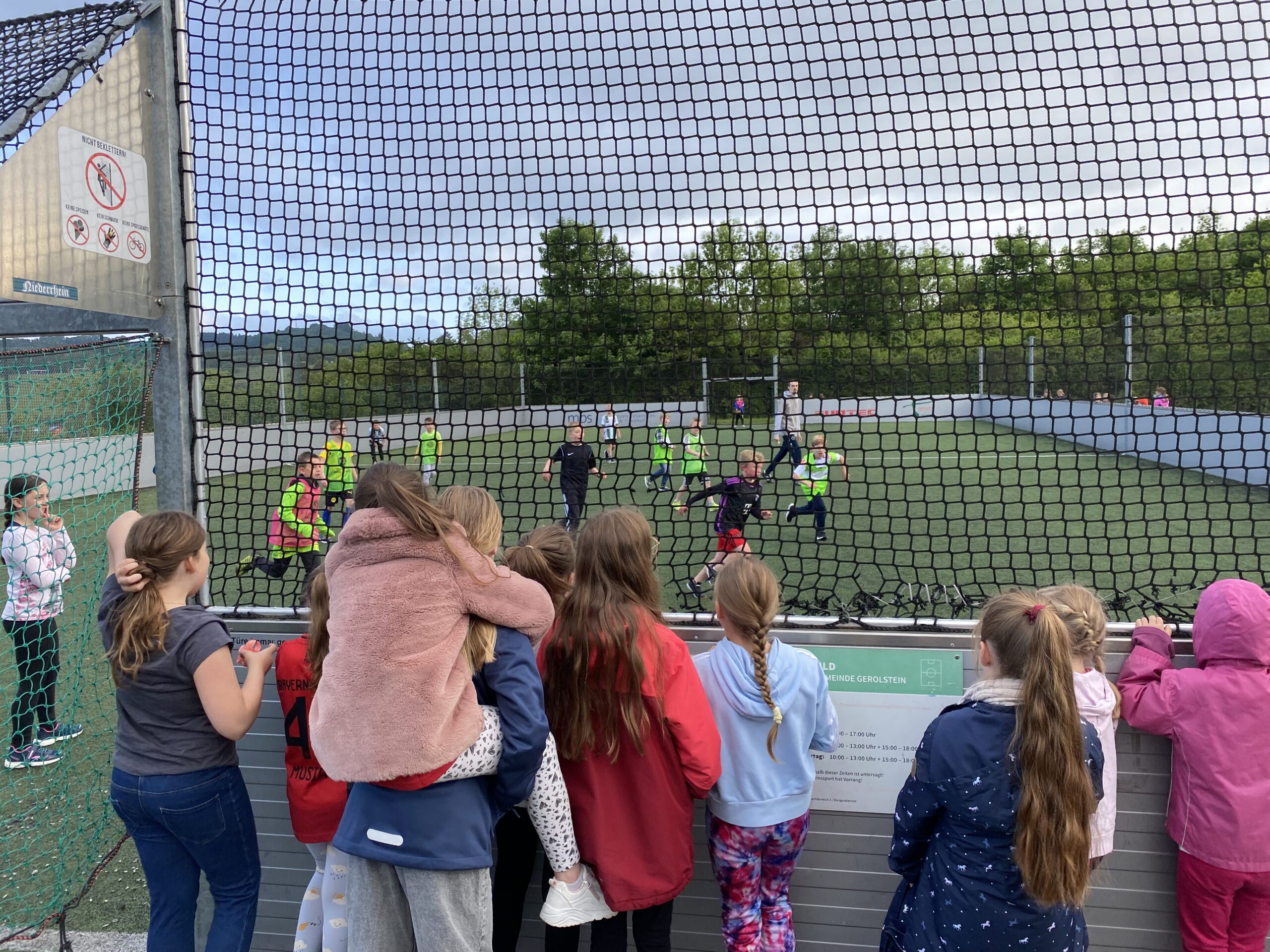 Mehr über den Artikel erfahren „Kicken für Vielfalt“: Erfolgreiches Fußballturnier der Grund- und Realschule plus Gerolstein