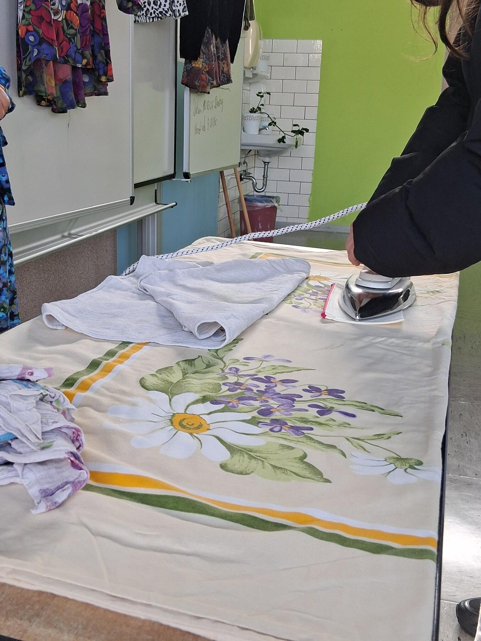 Mehr über den Artikel erfahren Workshop „Schneiderhandwerk & Nachhaltigkeit“