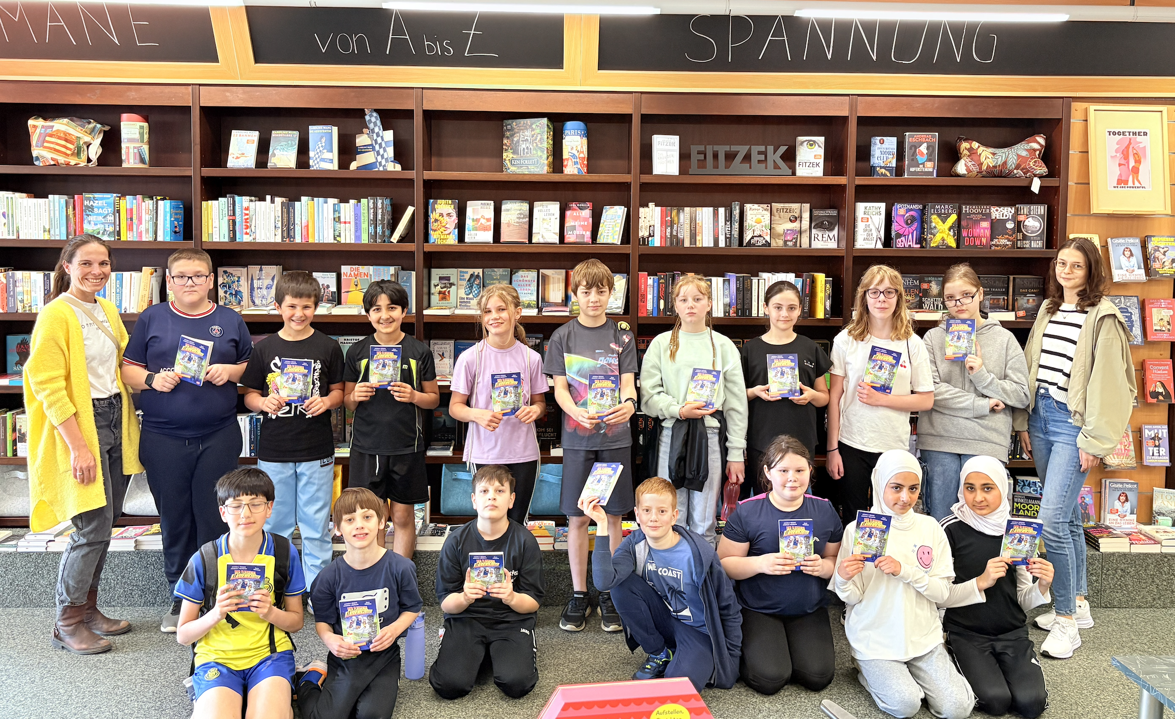 Mehr über den Artikel erfahren Besuch der Klasse 5b in der Buchhandlung Danko zum Welttag des Buches